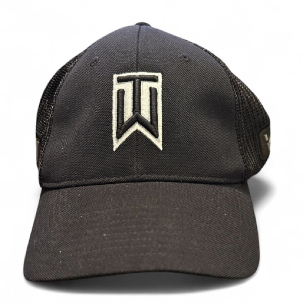 Nike Tiger Woods Collection Men’s L/XL Flexfit Black & White Hat